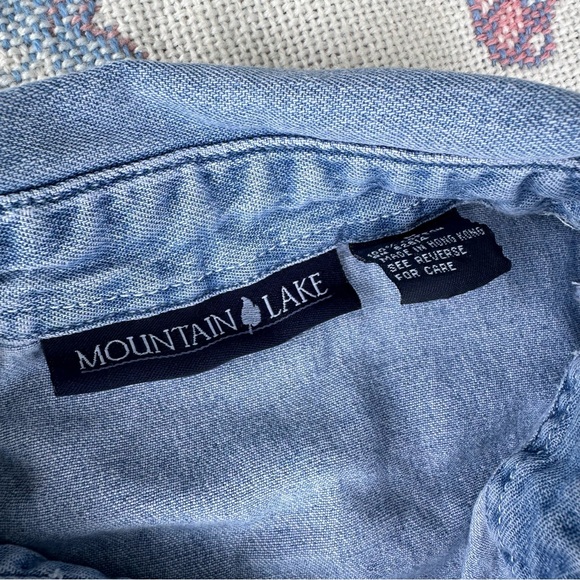 Mountain Lake Women’s Chambray Button Down Shirt - Picture 6 of 9